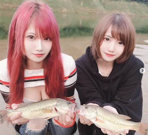 釣りガール明日ツララとりんか